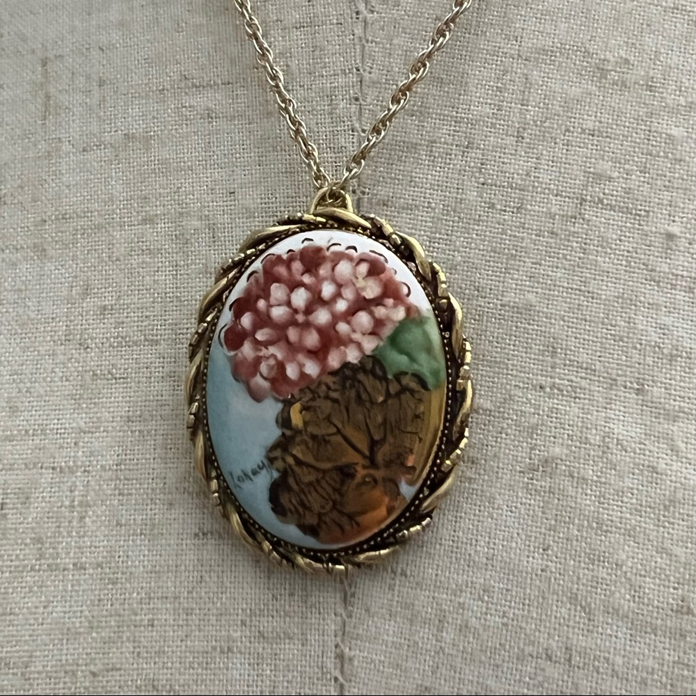 Vintage Hand Painted Beautiful Floral Abstract Pendant/Necklace